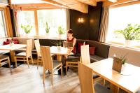 Hotel Pineiにあるレストランまたは飲食店