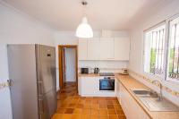 Kuchyň nebo kuchyňský kout v ubytování Cubo's Villa Yedra Guadalmar