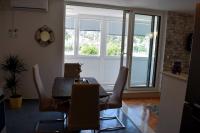Posedenie v ubytovaní Newly renovated apartment ''Marin'' in the center!