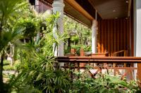 Jardín al aire libre en Angkor Privilege Resort & Spa