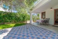 Vonkajšia záhrada v ubytovaní Apartments Coronata