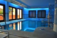 The swimming pool at or close to Estepona Mar Azul Aparthotel