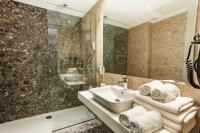 A bathroom at Akti Imperial Deluxe Resort & Spa Dolce by Wyndham