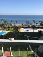 The swimming pool at or close to Calle Manuel Mena 4