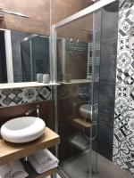 A bathroom at Bayard101