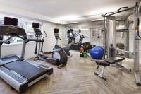 ARC HOTEL Washington DC, Georgetownにあるフィットネスセンターまたはフィットネス設備