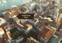 Výhľad na mesto Trogir alebo výhľad na mesto priamo z penziónu
