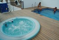 Bazén v ubytovaní Apartamentos Ardales alebo v jeho blízkosti