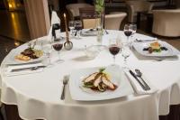 Φαγητό σε αυτό το ξενοδοχείο ή κάπου εκεί κοντά