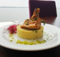 Jídlo v hotelu nebo okolí