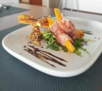 Jídlo v hotelu nebo okolí