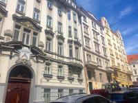 Půdorys ubytování The Dancing House Residence, Two Bedroom Apartment with Balcony near river!