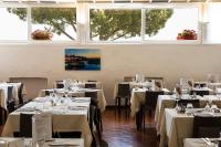 Un restaurant u otro lugar para comer en Hotel Terme Park Imperial