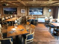 Restaurace v ubytování Hôtel Le Grand Chalet