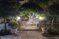 Glaros Hotelにある庭