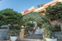 Glaros Hotelにある庭