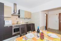 Kuchyňa alebo kuchynka v ubytovaní Apartman Fani