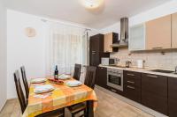 Kuchyňa alebo kuchynka v ubytovaní Apartman Fani