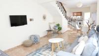 Posezení v ubytování Melanos Residence 2 bdrm townhouse with private pool