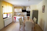 Kuchyňa alebo kuchynka v ubytovaní Apartments Polenta