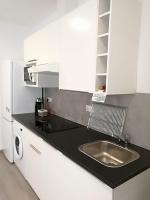 Kuchnia lub aneks kuchenny w obiekcie Apartamentos Playa Benitez