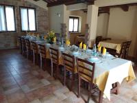 Reštaurácia alebo iné gastronomické zariadenie v ubytovaní Agriturismo "Le Piagge"