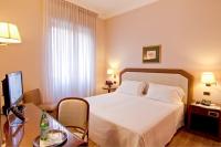 Posteľ alebo postele v izbe v ubytovaní Hotel Bristol