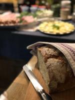 Jedlo v ubytovaní bed & breakfast alebo blízkom okolí
