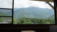 旅館から撮影された、または一般的な山の景色