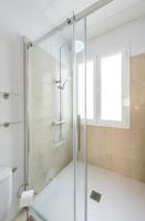 Koupelna v ubytování Apartamentos Alcalá
