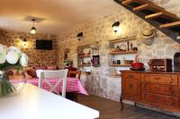 Kuchyň nebo kuchyňský kout v ubytování Stone cottage Aria