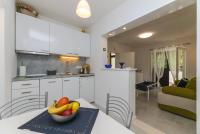 Kuchyňa alebo kuchynka v ubytovaní Apartment M&J Supetar