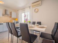 Kuchyňa alebo kuchynka v ubytovaní Holiday Home Ivona by Interhome