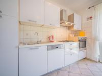 Kuchyňa alebo kuchynka v ubytovaní Holiday Home Ivona by Interhome