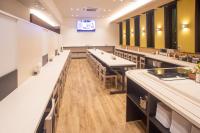 TV a/nebo společenská místnost v ubytování Hotel Kuretakeso Hiroshima Otemachi