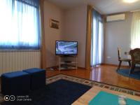 TV a/nebo společenská místnost v ubytování Apartmani Almica