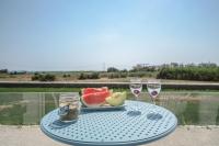Nápoje v ubytovaní Naxos Island Escape Suites