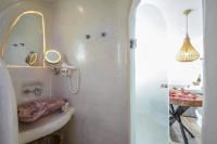 Kúpeľňa v ubytovaní Naxos Island Escape Suites