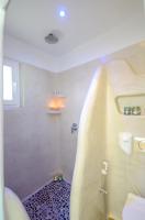 Kúpeľňa v ubytovaní Naxos Island Escape Suites