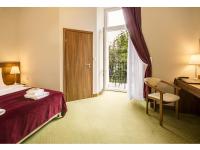 Łóżko lub łóżka w pokoju w obiekcie Hotel Yarden by Artery Hotels