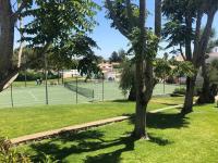 Tenis a/nebo squash v ubytování Apartamento 157, Pedras d’el Rei nebo okolí