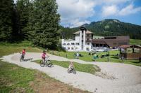 Hostia v ubytovaní Hotel Sella***s