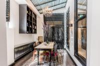 Een zitgedeelte bij Hotel Amstelzicht