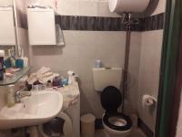 A bathroom at VLASSIS APTS -ΜΕΛΙΔΟΝΙ-ΔΙΑΜΕΡΙΣΜΑ ΒΑΣΙΛΙΚΗ