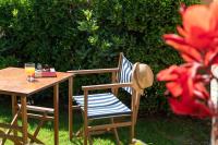 A garden outside Apartaments Beach & Golf Resort
