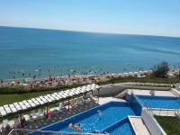 Bazén v ubytování By The Cliffs apartments nebo v jeho okolí