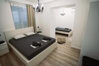 Posteľ alebo postele v izbe v ubytovaní Residence top location apt. 1 Marghareta with sea view