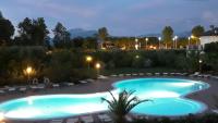Bazén v ubytovaní Il Giardino di Laura - Sirmione alebo v jeho blízkosti