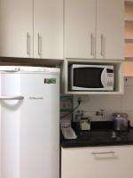 Charmoso apartamento Copacabanaにあるキッチンまたは簡易キッチン