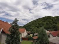 Widok na góry z tego domu wakacyjnego